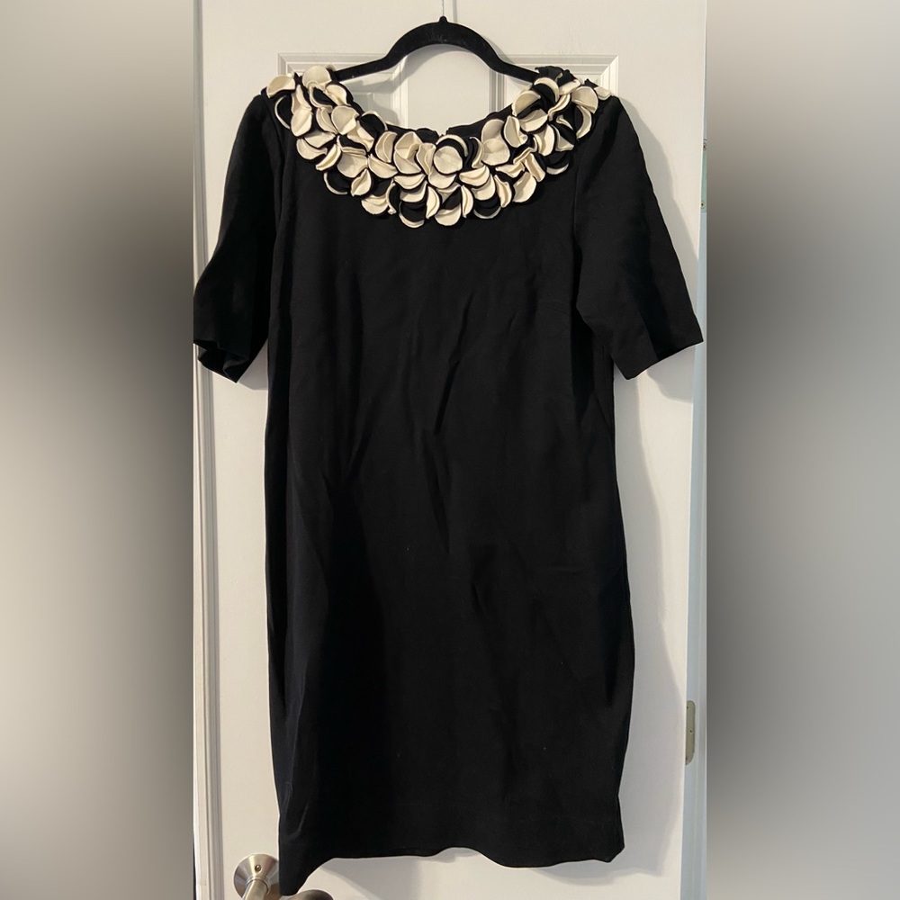 Taylor Black Short Sleeve Sheath Dress w/ Ruffled Collar - Size 12